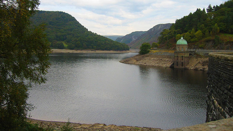 Garreg-Ddu Garreg-Ddu