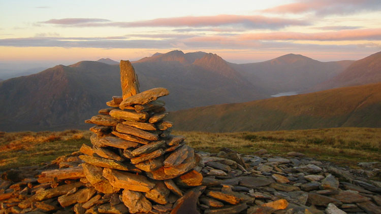 Morning light on the Glyders from Pen Llithrig-y-wrach 