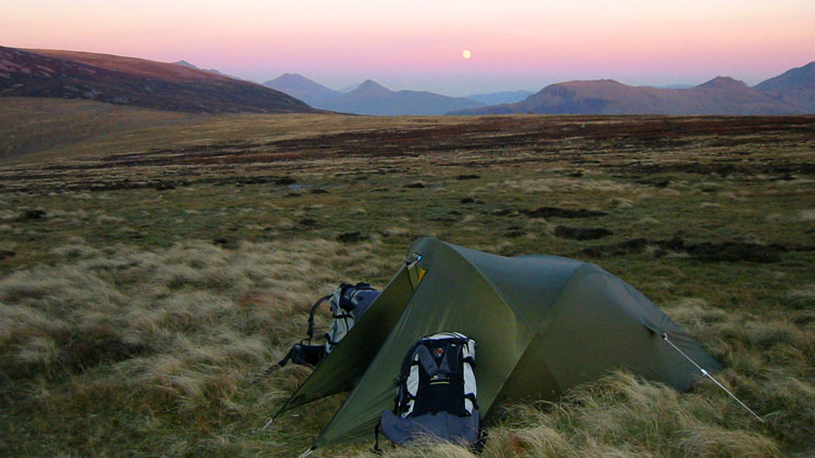 Pitch and full moon on Mynydd Graig Goch Pitch and full moon on Mynydd Graig Goch