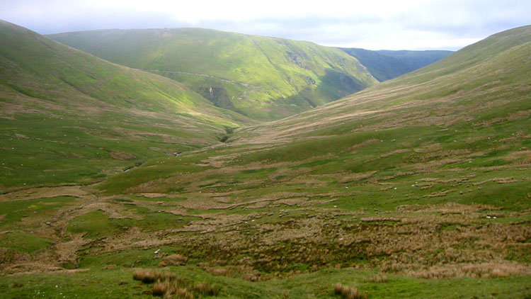 Llaethnant on the descent towards Creiglyn Dyfi Llaethnant on the descent towards Creiglyn Dyfi
