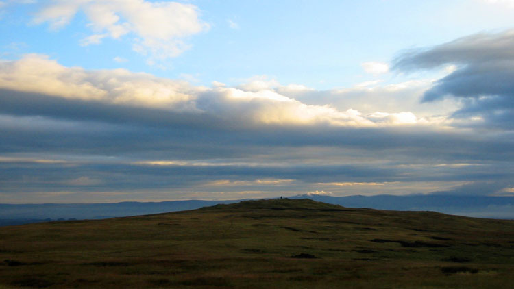 Dawn sky over Harrop Pike Dawn sky over Harrop Pike