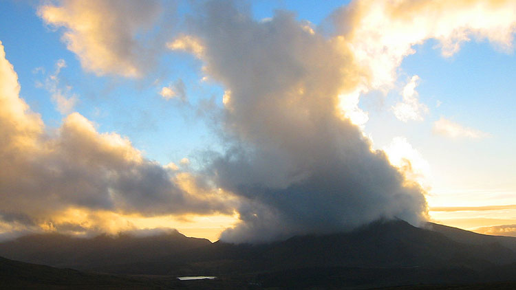 Evening sky over Mynydd Drws-y-coed Evening sky over Mynydd Drws-y-coed