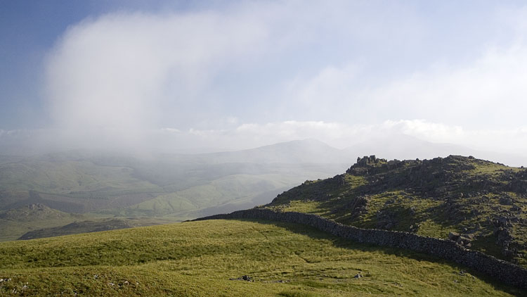 Turbulent mist on Rhobell Fawr Turbulent mist on Rhobell Fawr
