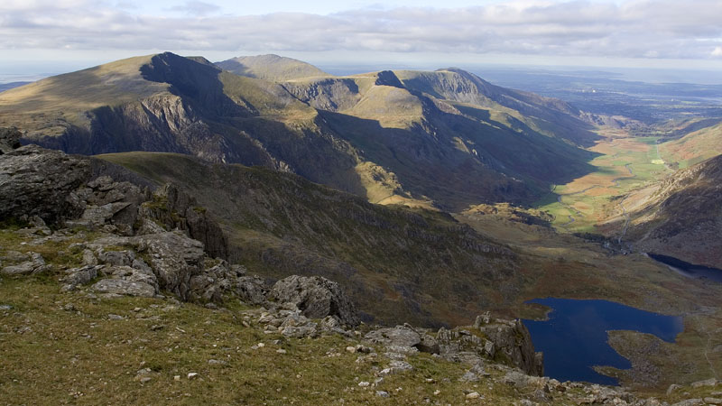 The Y Garn ridge & Llyn Bochlwyd The Y Garn ridge & Llyn Bochlwyd