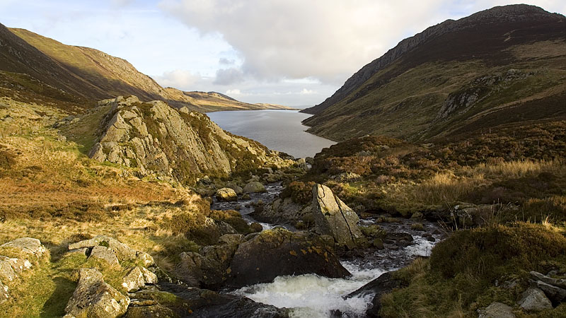 Llyn Cowlyd & Creigiau Gleision from the footbridge