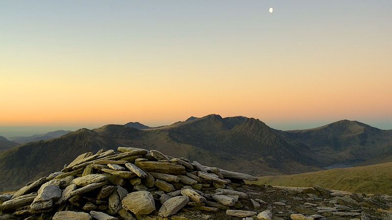 Dawn sky and moon from Pen Llithrig y Wrach pitch
