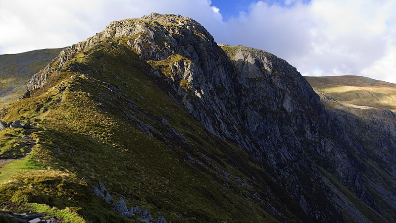 Craig yr Ysfa from below