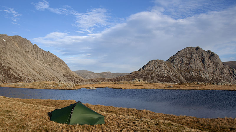 Dawn at Llyn Caseg-fraith pitch Dawn at Llyn Caseg-fraith pitch