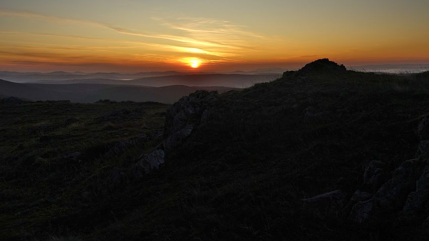 Sunrise from pitch on Glasgwm