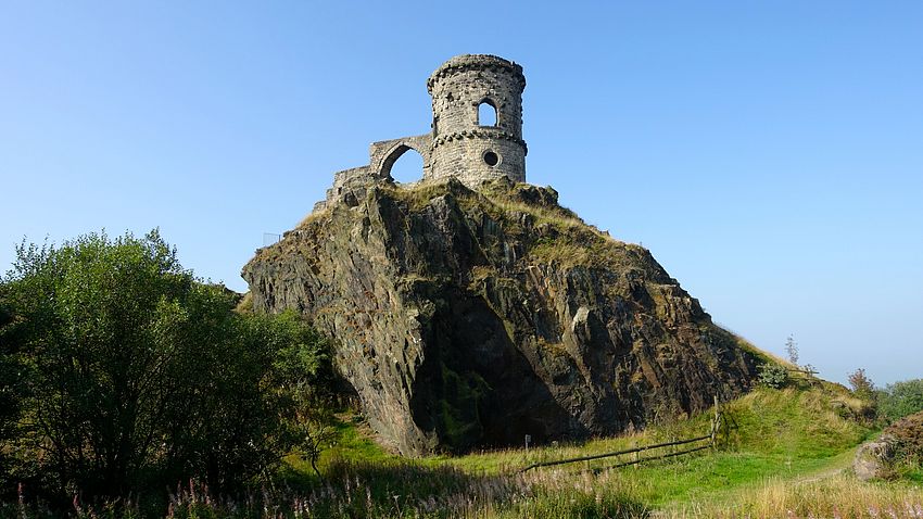 Mow Cop castle folly