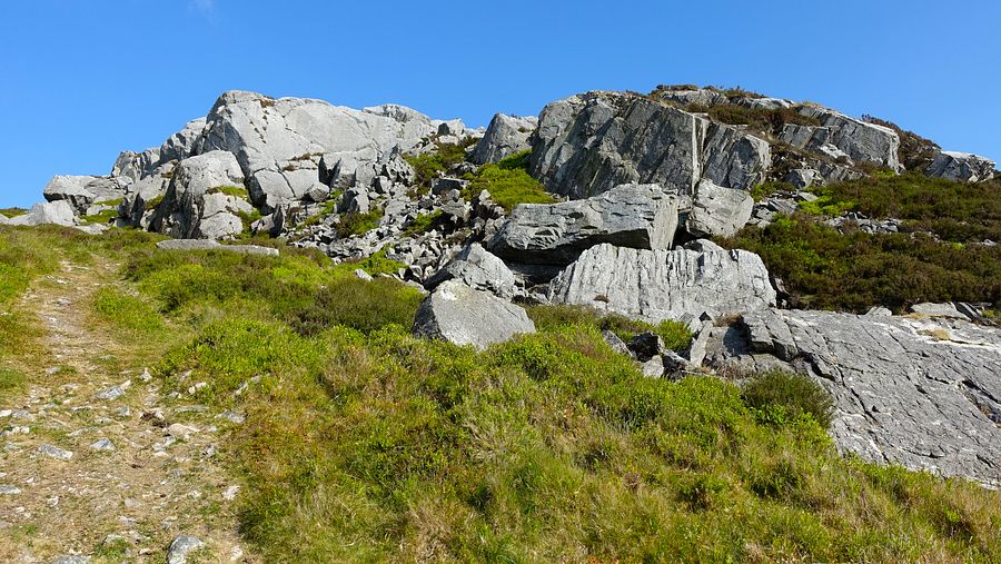 Approaching Craig-y-garn