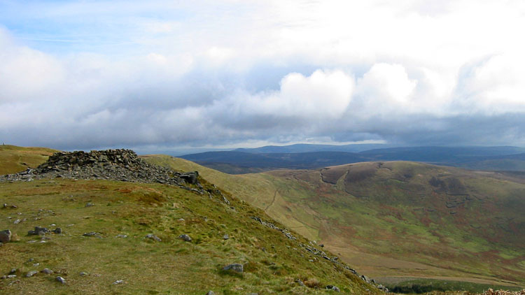 View NE to windshelter with Tomle