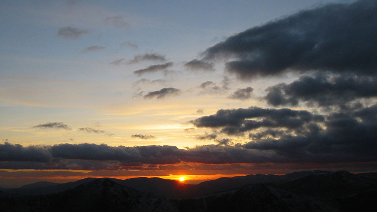 Sunset over Ill Bell ridge from Harter Fell pitch