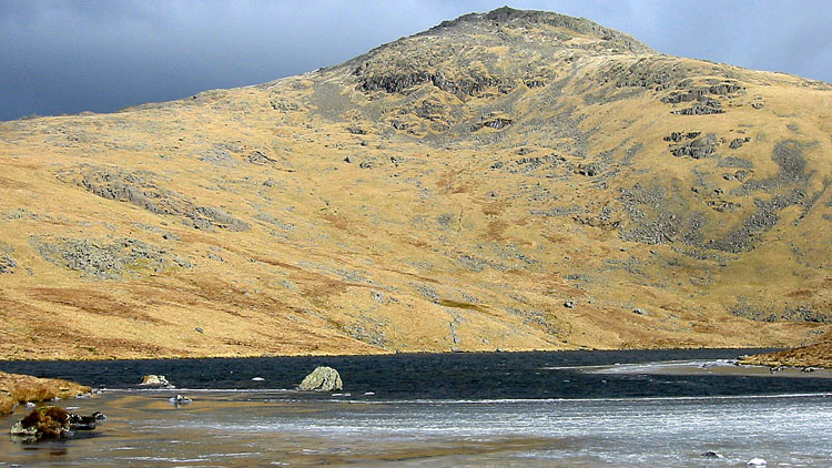 Low Tarn & Red Pike southern top