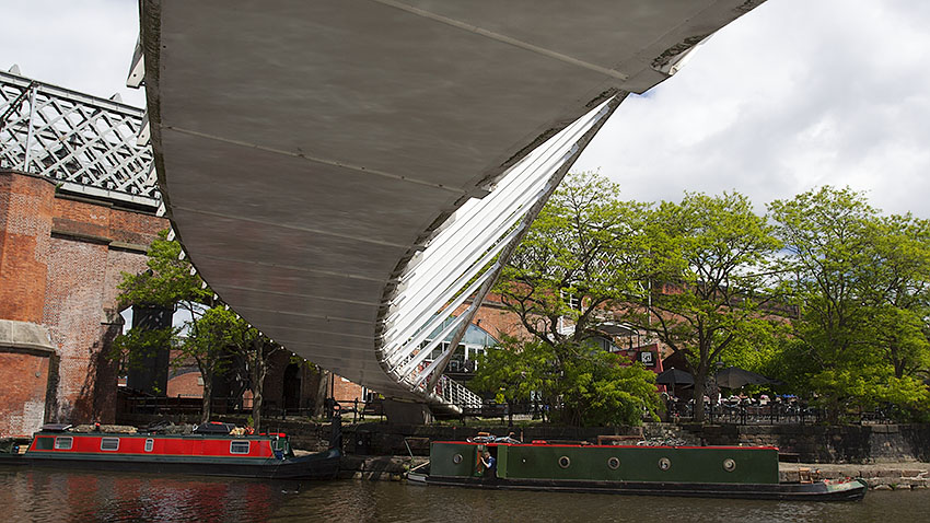 Beneath the arc of the Merchant's Footbridge Beneath the arc of the Merchant's Footbridge