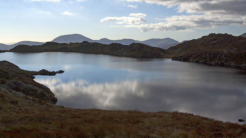 Llyn Edno and the Hebog ridge Llyn Edno and the Hebog ridge