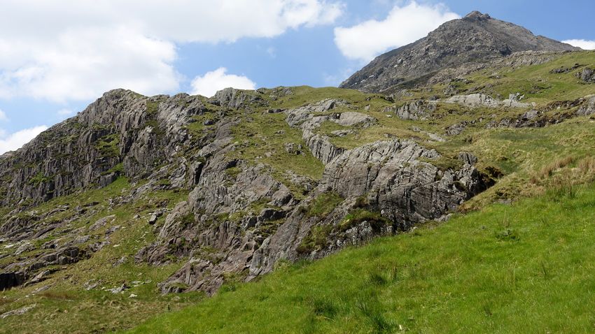 Crags above Llyn Llydaw Crags above Llyn Llydaw