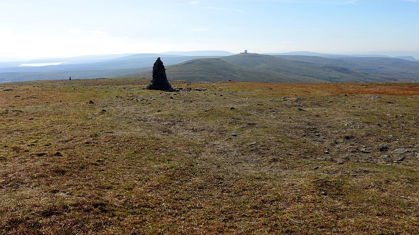 Great Dun Fell & Cow Green reservoir from Cross Fell descent