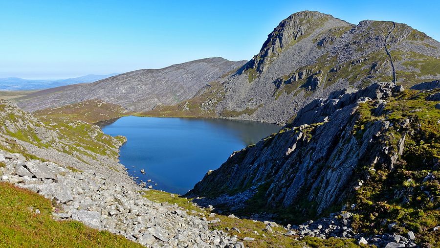 Llyn Hywel & Rhinog Fach with Rhinog Fawr beyond Llyn Hywel & Rhinog Fach with Rhinog Fawr beyond