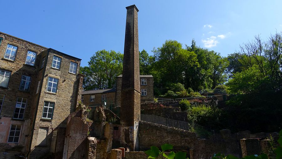 Mill and chimney in Torrs gorge Mill and chimney in Torrs gorge