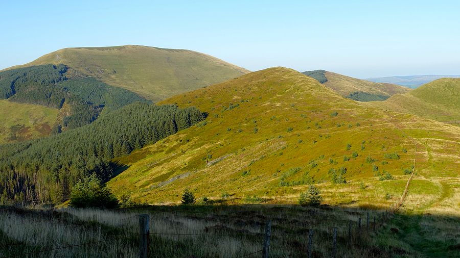 Rearward view along the ridge to Foel y Geifr Rearward view along the ridge to Foel y Geifr