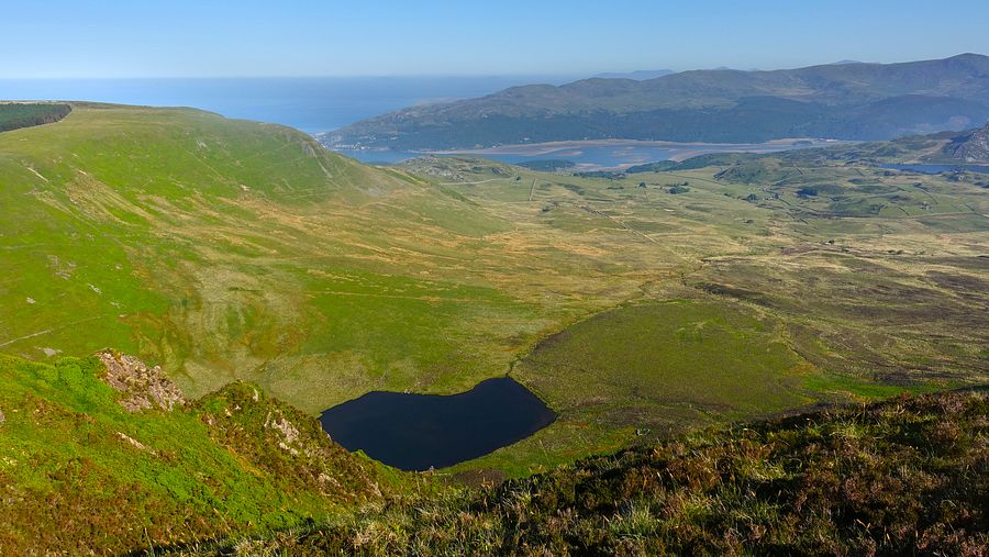 Braich Ddu & Llyn Cyri from Craig-y-llyn
