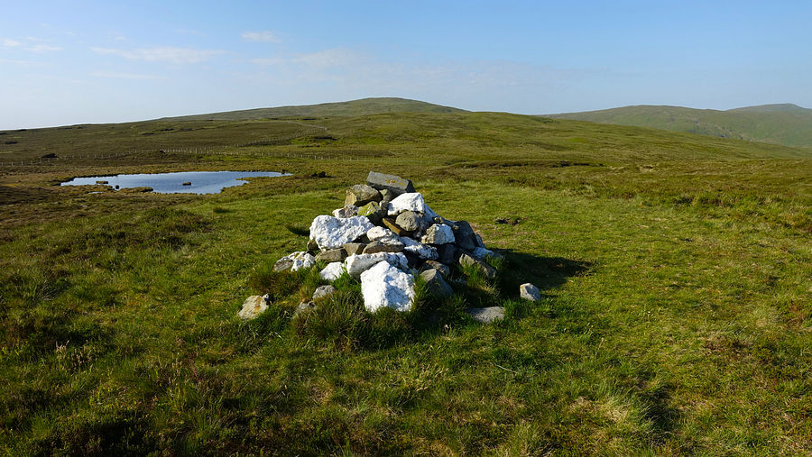 Cairn near Carnfachbugeilyn Cairn near Carnfachbugeilyn